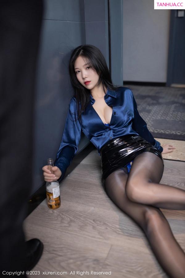 陈若依 抖娘利世 [XiuRen]高清写真图 2023.03.01 No.6345 利世 短裙美腿第8张图片